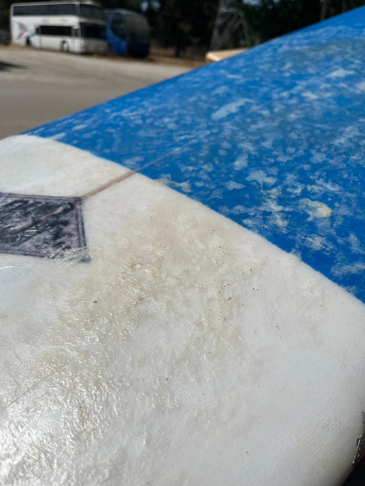 Does surf wax melts into the ocean