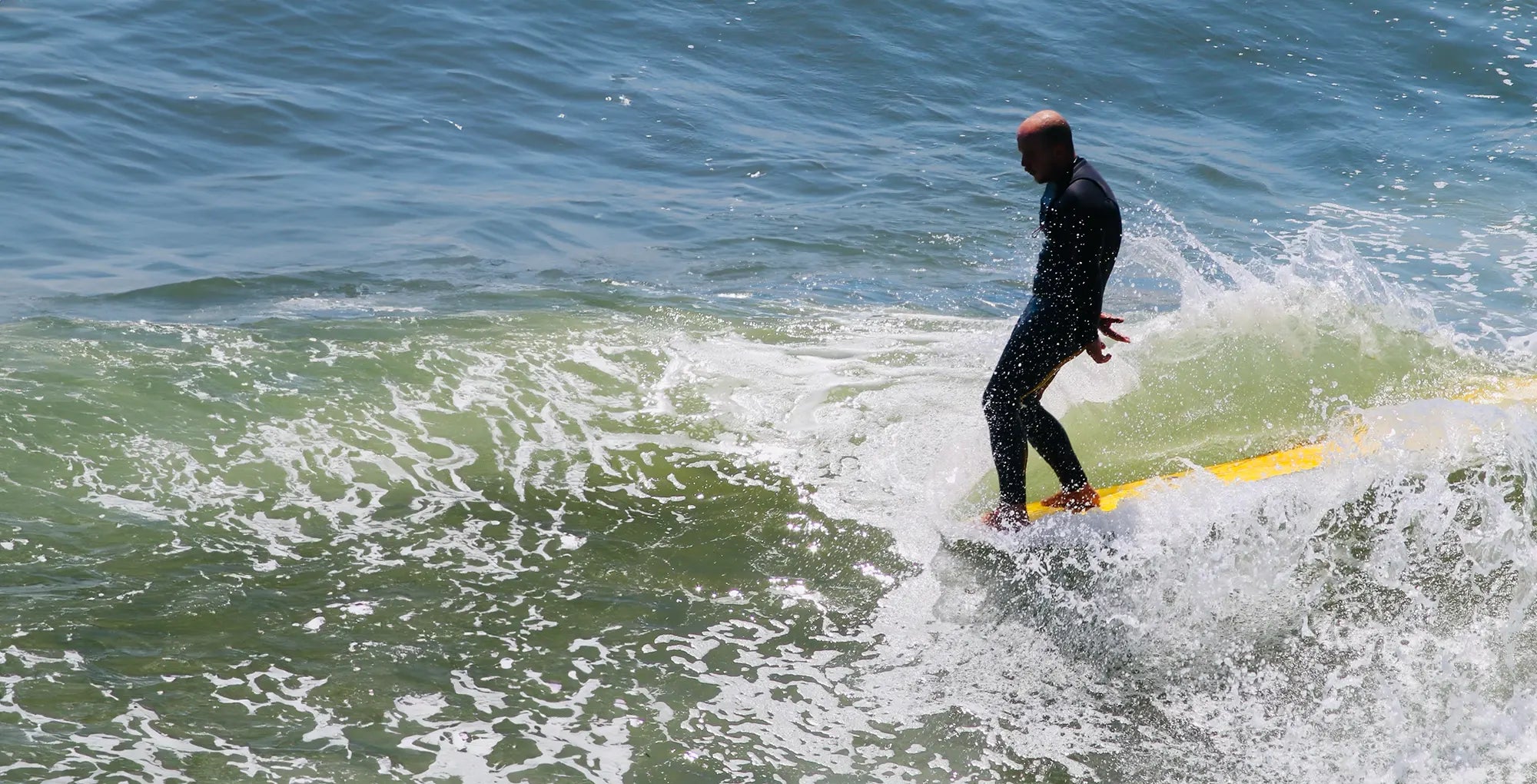 Surfing with an alternative to surf wax