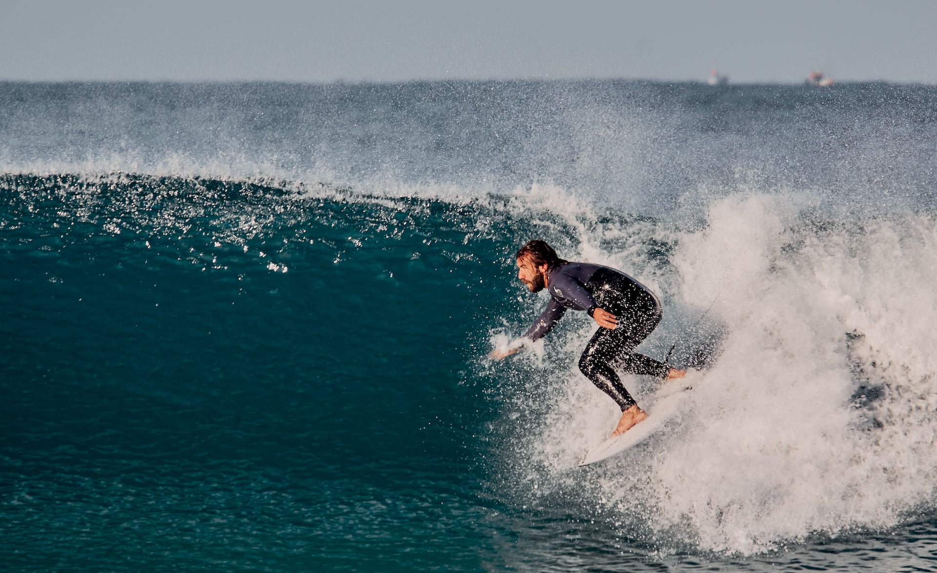 Surfing in Peniche with van der waal