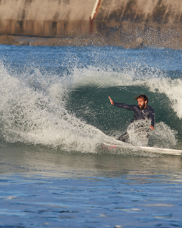Rodrigo Campos surfing in peniche